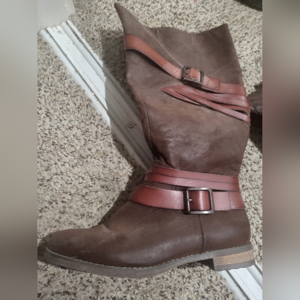 Woman's Boots brown 9.5